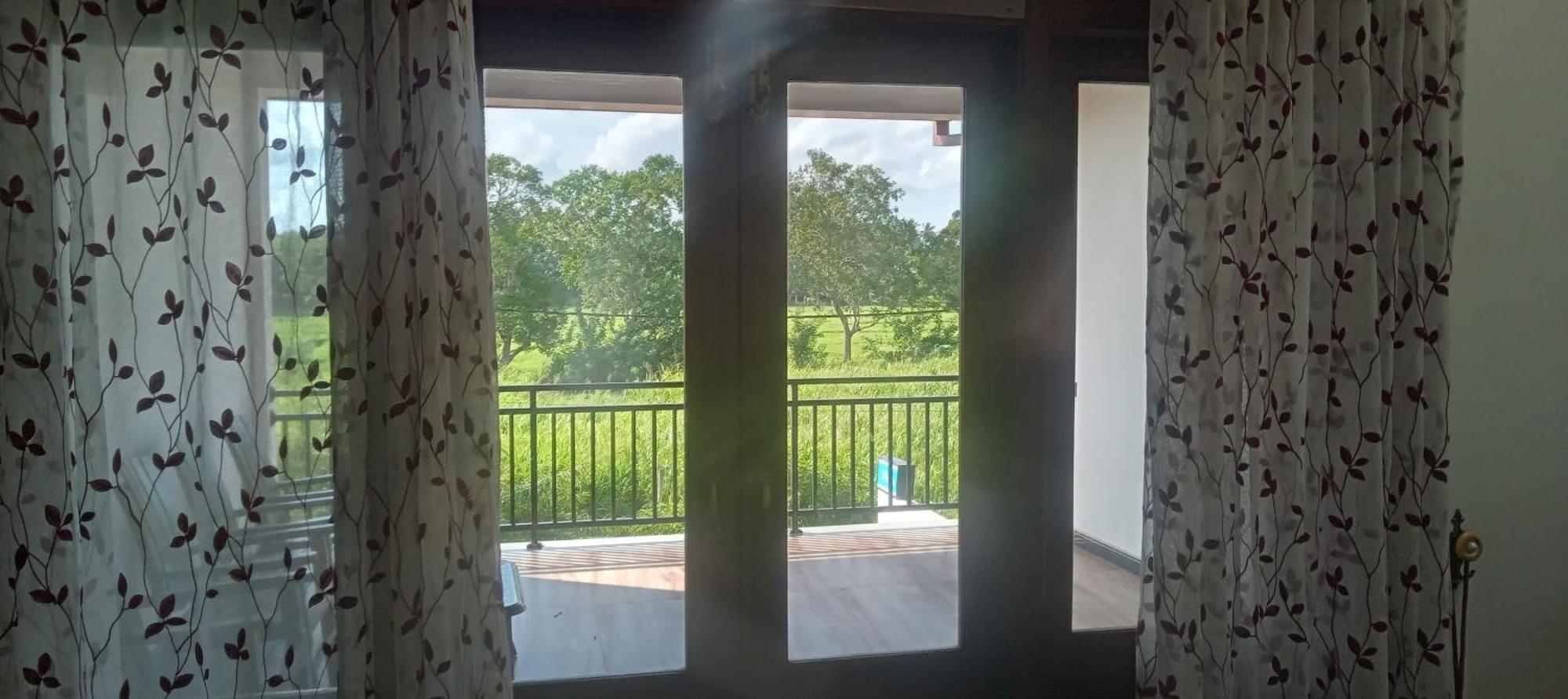 Bliss Lake, Holiday Bungalow, Thissawewa Анурадхапура Екстериор снимка